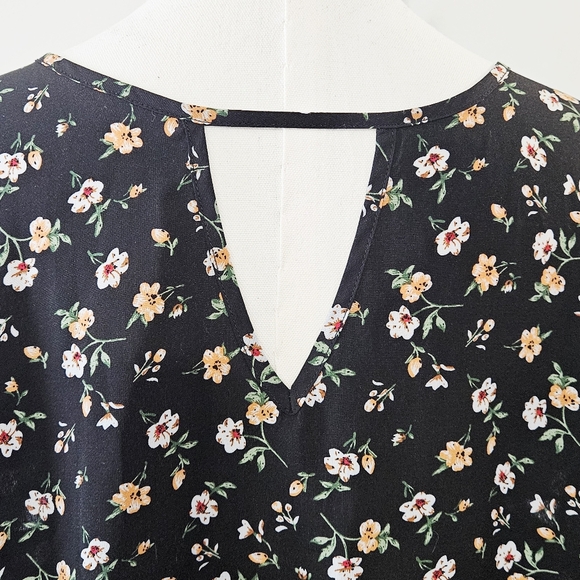 Shein Curve Size 1XL Polyester Black Multi-Colored Floral Ruffled Short-sleeved - Picture 15 of 16
